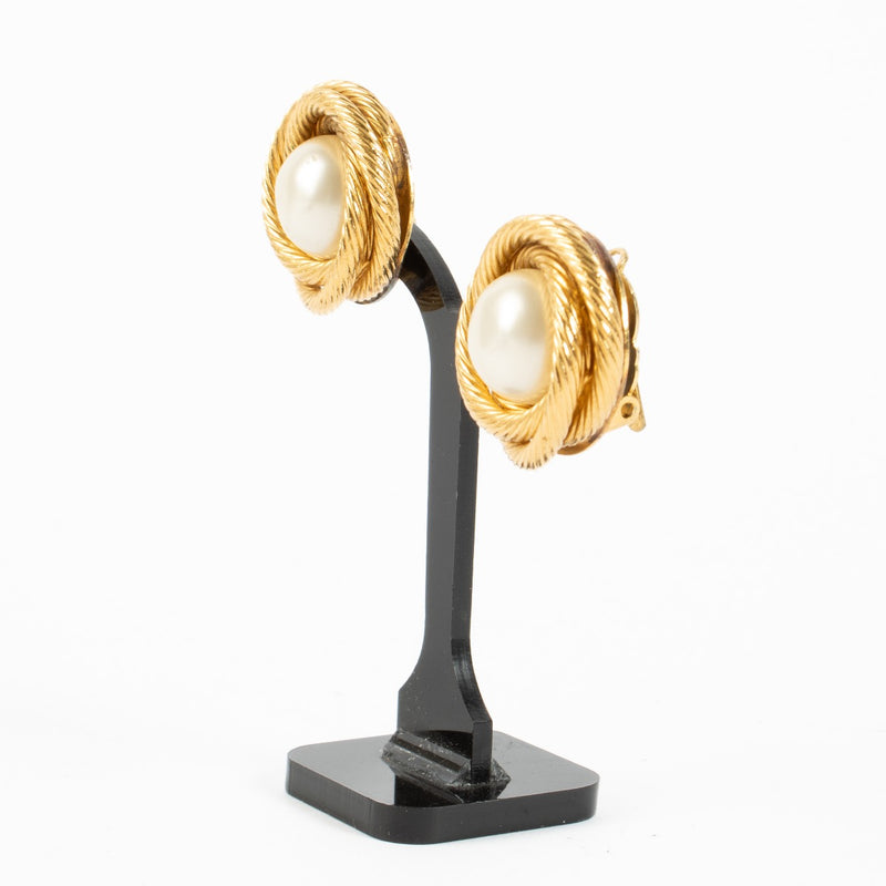 Authentic second hand Chanel Gold Clip On Earrings on Labellov.com