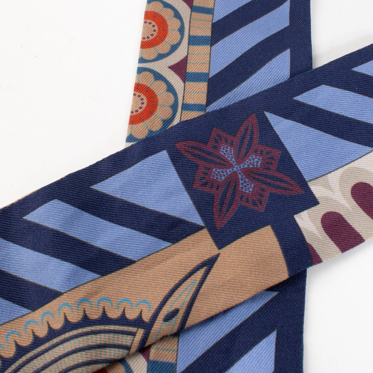 Foulard Twilly en soie Hermès Géométrie Crétoise