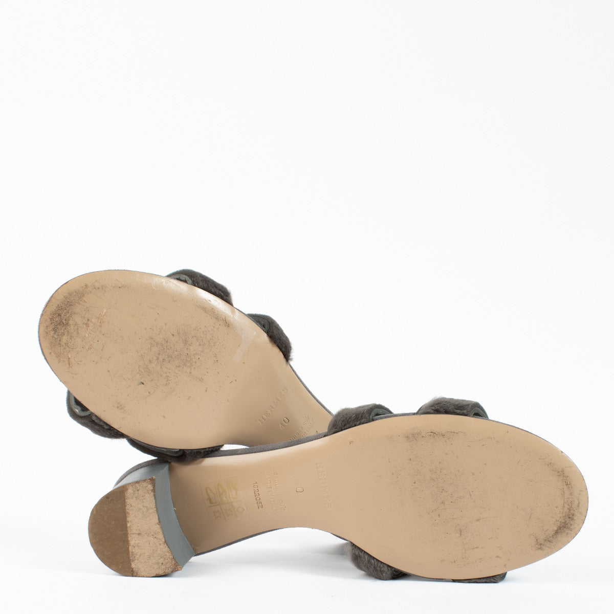 Authentic second hand Hermès Gris Fumé Vison Mink Fur Oasis Sandals - Size 40 on Labellov.com