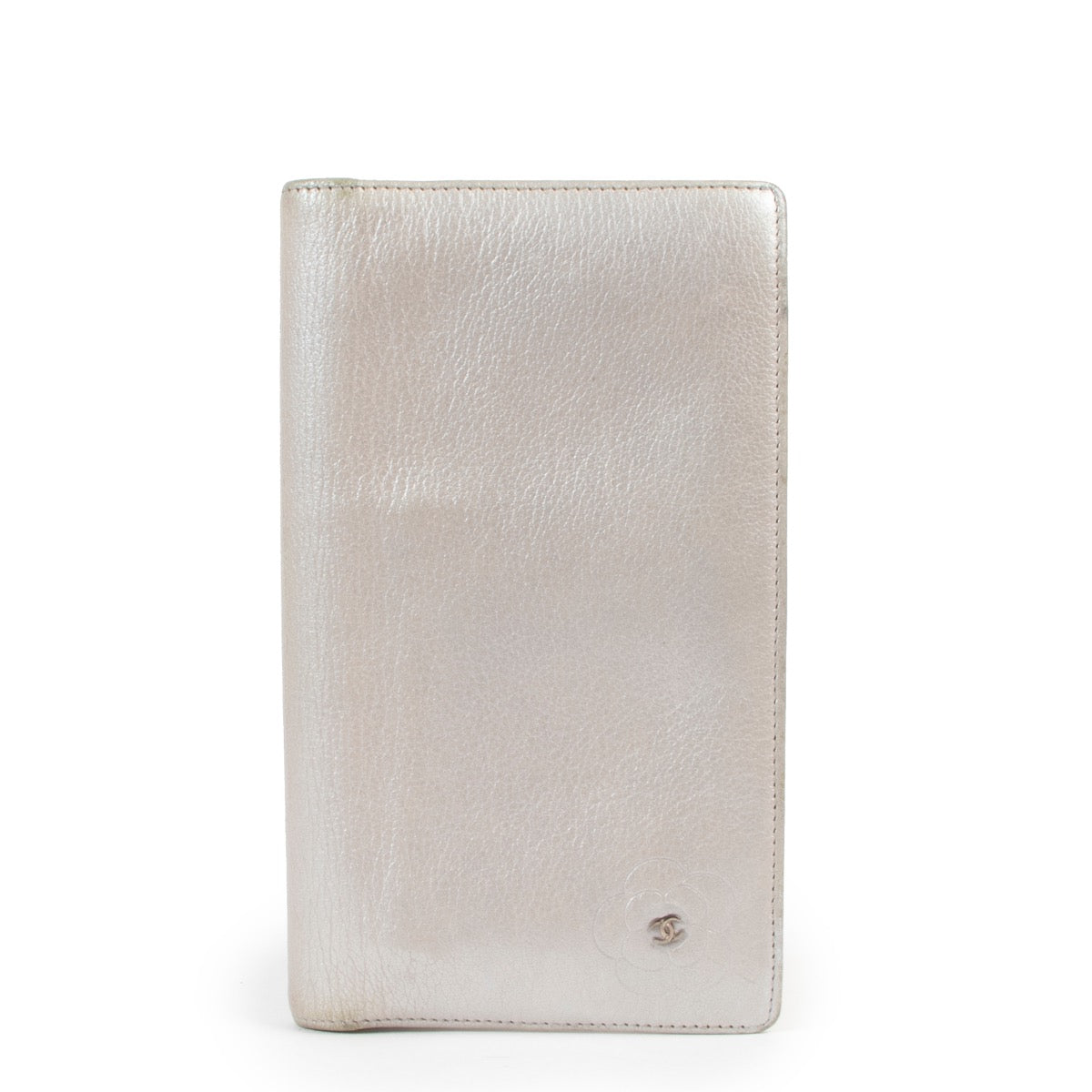 Shop authentic second hand designer vintage Chanel Metallic Silver Camellia Long Flap Wallet at Labellov.