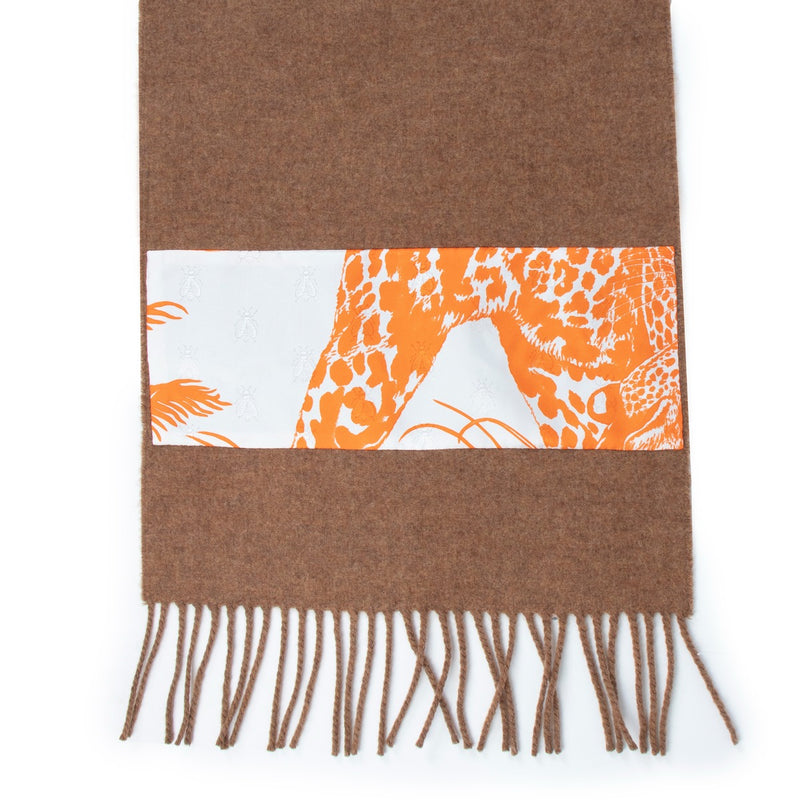 Shop safe online at Labellov in Antwerp this 100% authentic second hand Hermès Beige Cashmere Patch De Soie Muffler Scarf