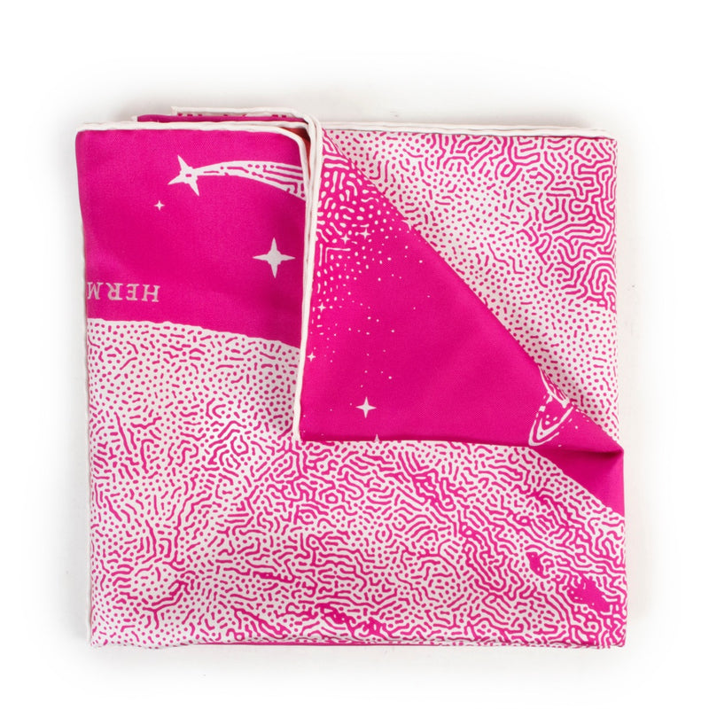 Buy online an authentic second hand Hermès Pink/Red Carré 90 Double Face Clair De Lune Scarf in very good condition at labellov in Antwerp.