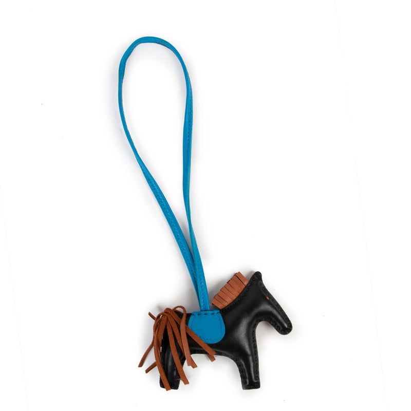 Shop safe online at Labellov in Antwerp this 100% authentic second hand Hermès Milo Lambskin Noir Rodéo PM Bag Charm