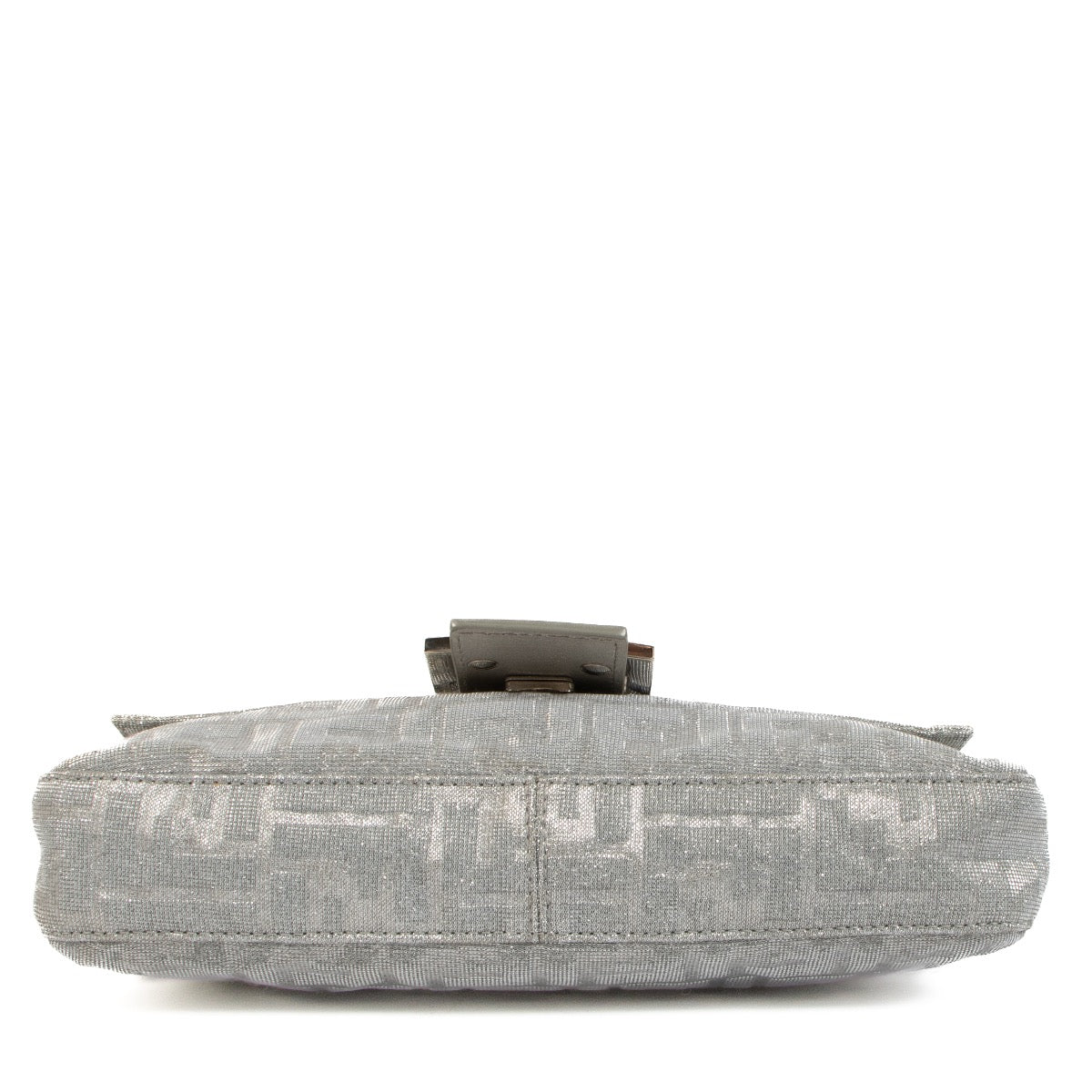 Shop safe online at Labellov in Antwerp, Brussels and Knokke this 100% authentic second hand Fendi Silver Crystal Embellished Baguette Shoulder Bag