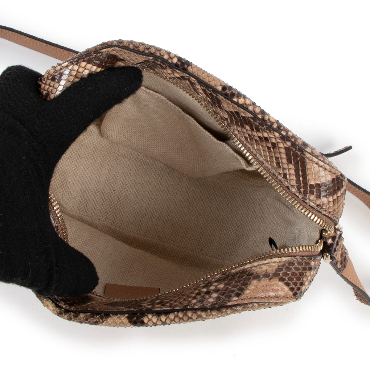 Buy an authentic second hand Gucci Soho Disco Brown Python Crossbody in very good condition at Labellov