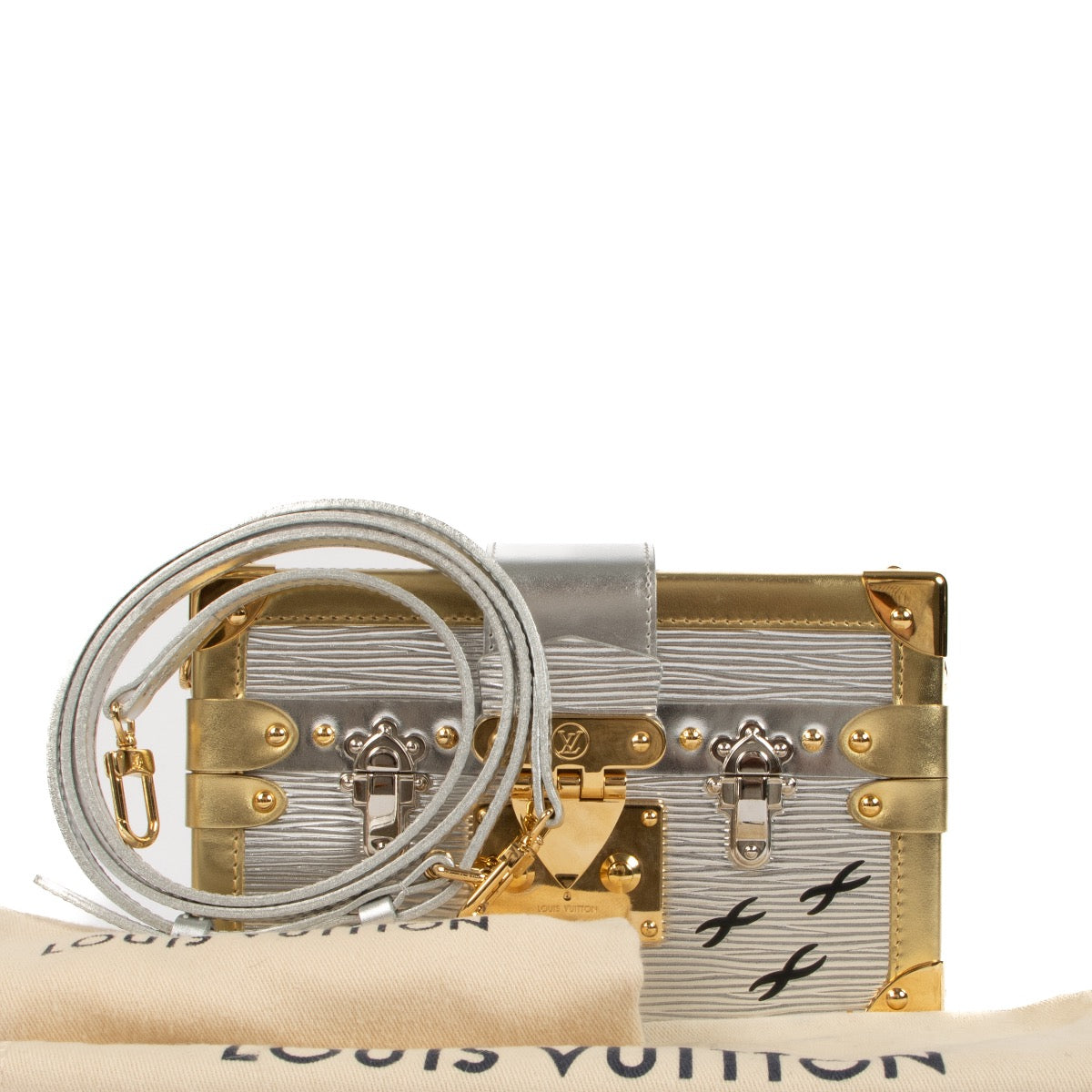 Shop safe online at Labellov in Antwerp, Brussels and Knokke this 100% authentic second hand Louis Vuitton Metallic Epi Leather Petite Malle Crossbody