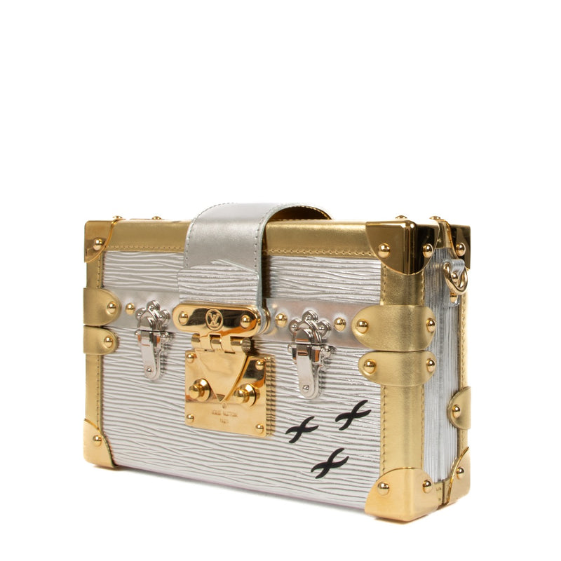 Shop safe online at Labellov in Antwerp, Brussels and Knokke this 100% authentic second hand Louis Vuitton Metallic Epi Leather Petite Malle Crossbody