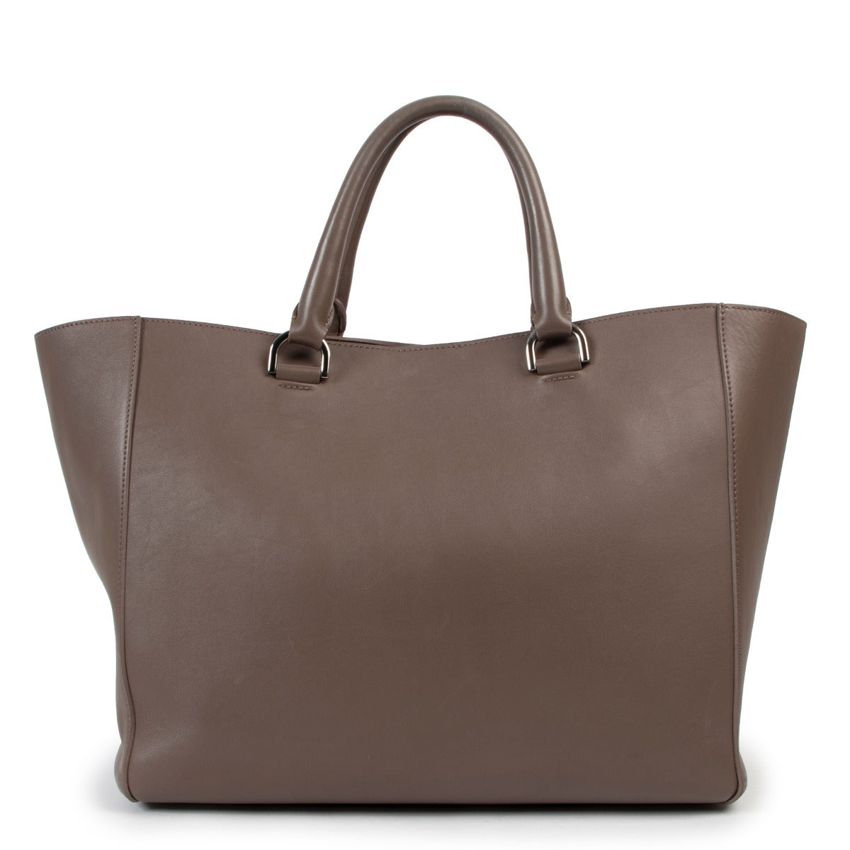 Shop now your favorite 100% authentic Mulberry handbags, at Labellov.