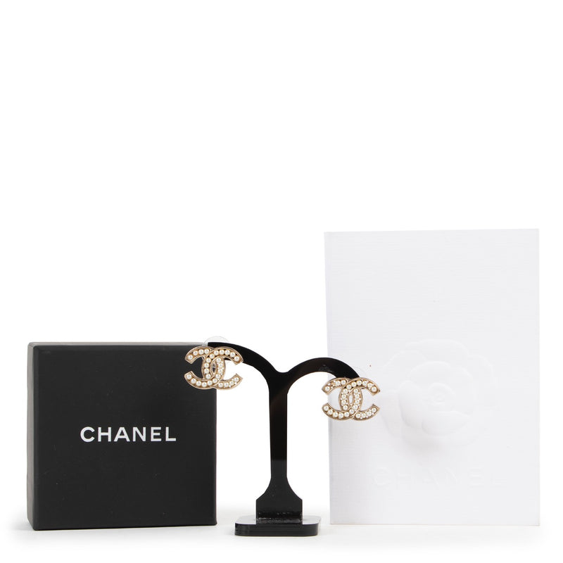 Chanel Gouden Faux Parel CC Oorbellen