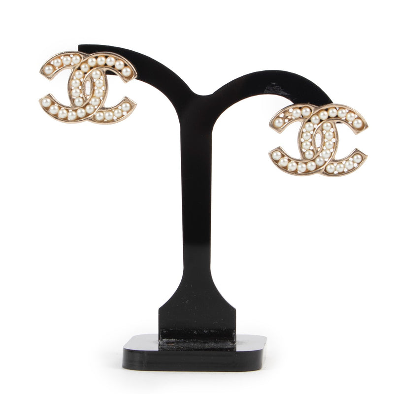 Chanel Gouden Faux Parel CC Oorbellen