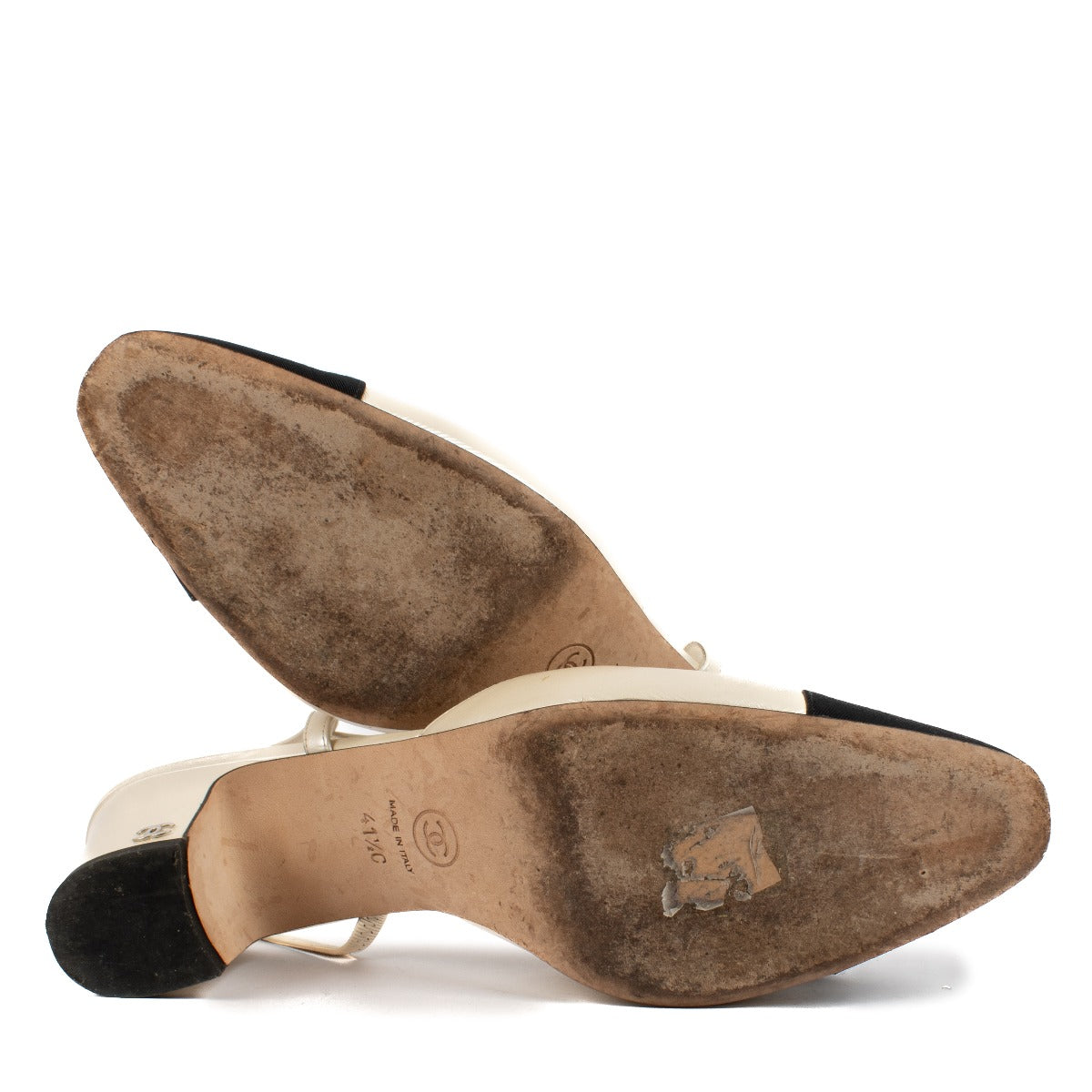 Slingbacks Chanel blanc nacré à bout capuchon - Taille 41,5