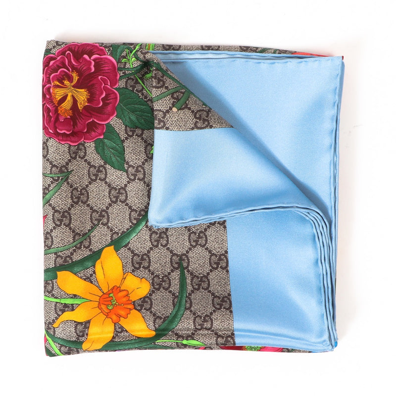 Buy an authentic second-hand Gucci GG Flora Print Silk Scarf in very good condition at Labellov in Antwerp.