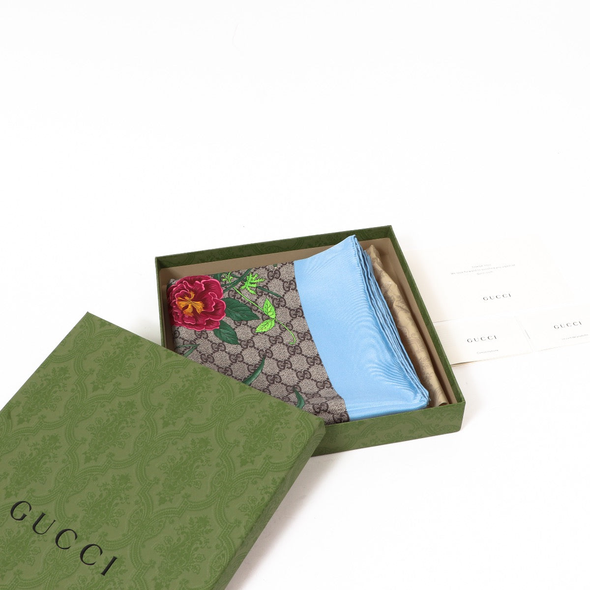 Buy an authentic second-hand Gucci GG Flora Print Silk Scarf in very good condition at Labellov in Antwerp.