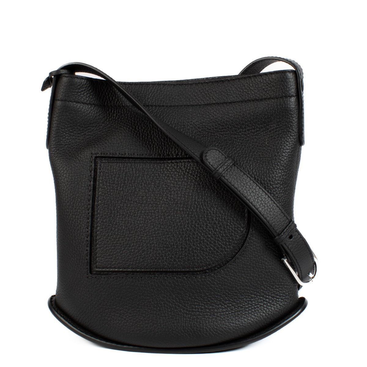 Shop safe online at Labellov in Antwerp, Brussels and Knokke this 100% authentic second hand Delvaux Black Pin Daily Surpiqué Crossbody. Veilig online tweedehands authentiek Delvaux Black Pin Daily Surpiqué Crossbody bij Labellov.