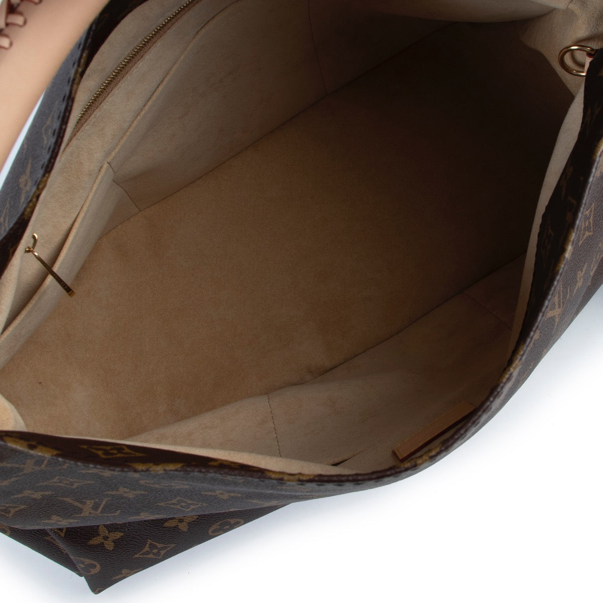 Shop safe online at Labellov in Antwerp this 100% authentic second hand Louis Vuitton Monogram Canvas Artsy GM in very good condition.