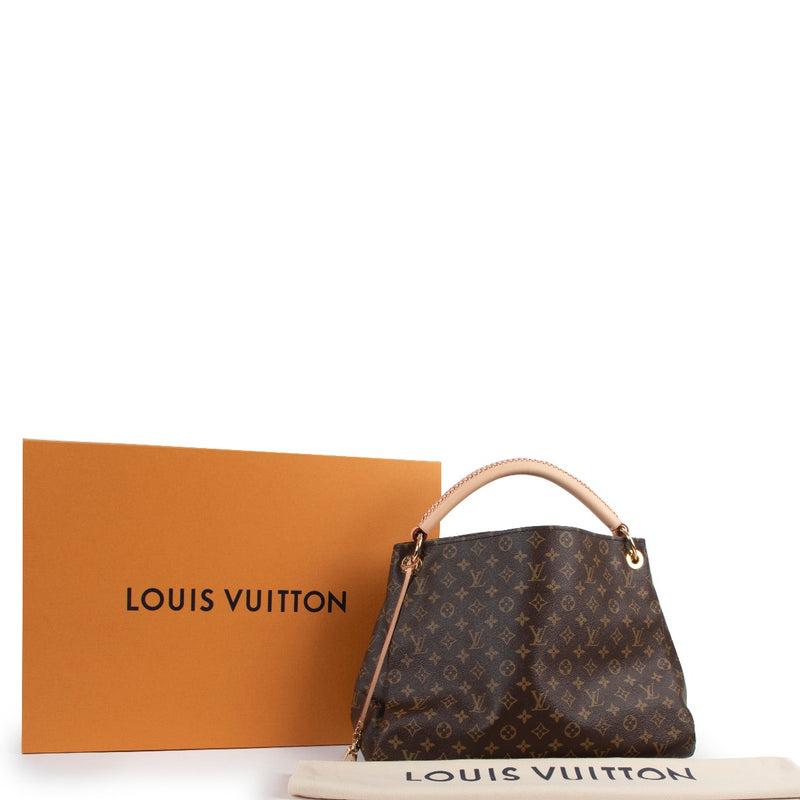 Shop safe online at Labellov in Antwerp this 100% authentic second hand Louis Vuitton Monogram Canvas Artsy GM in very good condition.