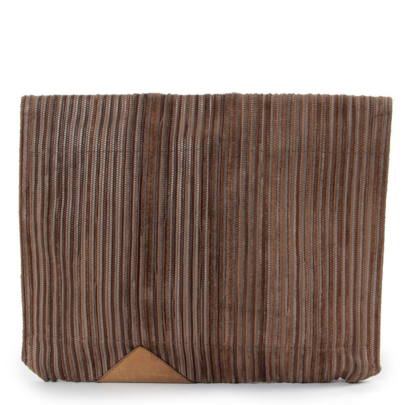 Shop safe online at Labellov in Antwerp this 100% authentic second hand Delvaux Brown Toile De Cuir Clutch