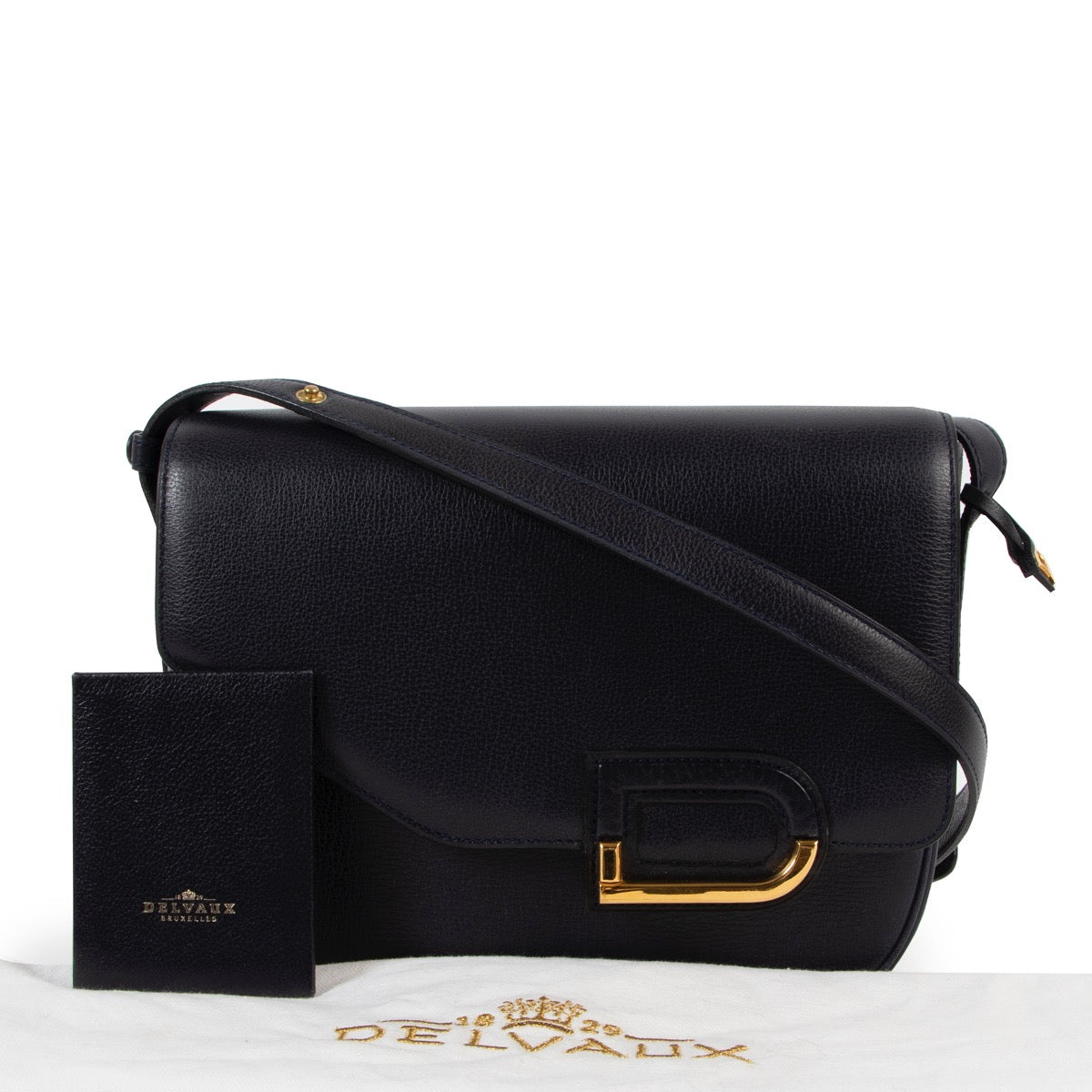 Shop safe online at Labellov in Antwerp this 100% authentic second hand Delvaux Navy Blue Shoulder Bag in very good condition.