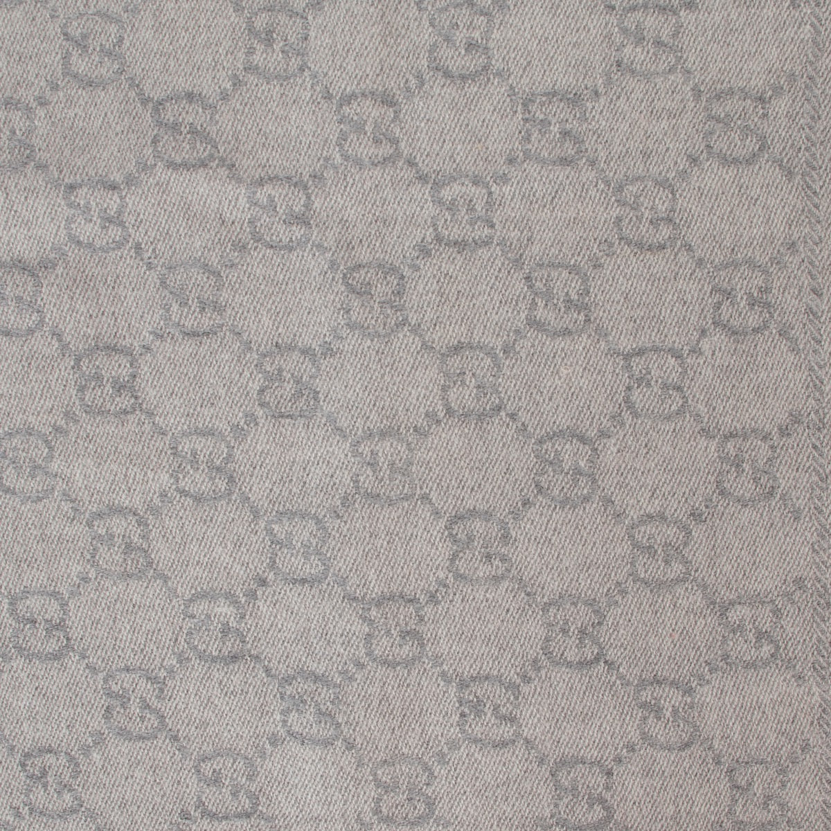 Shop safe online at Labellov this 100% authentic second hand Gucci Grey Wool Monogram Scarf