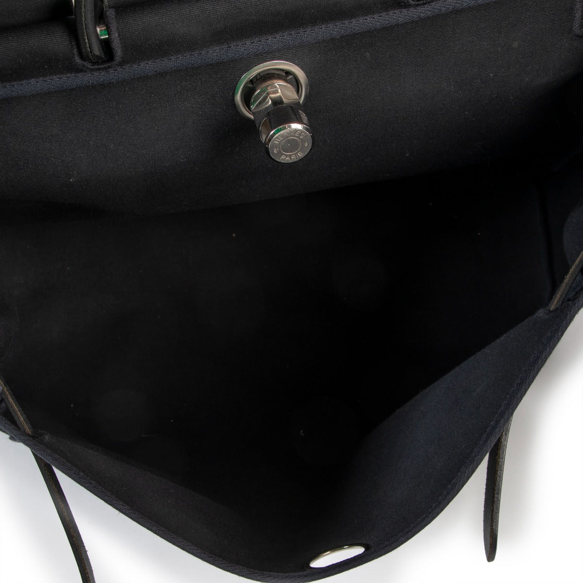 Shop now your pre-loved designer Hermès Top Handle bags at Labellov.