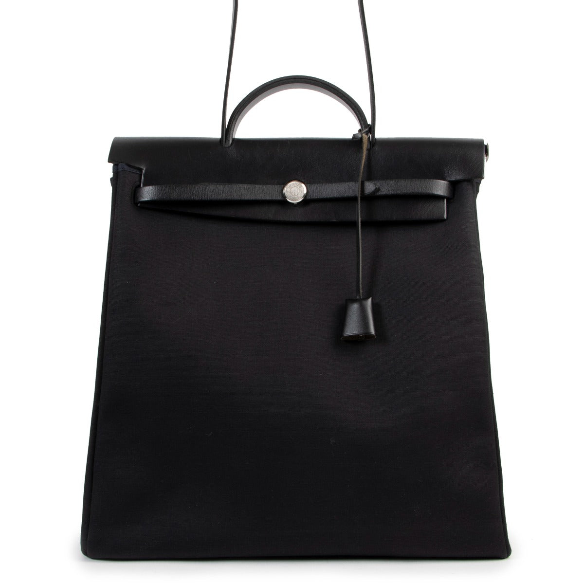 Shop now your pre-loved designer Hermès Top Handle bags at Labellov.