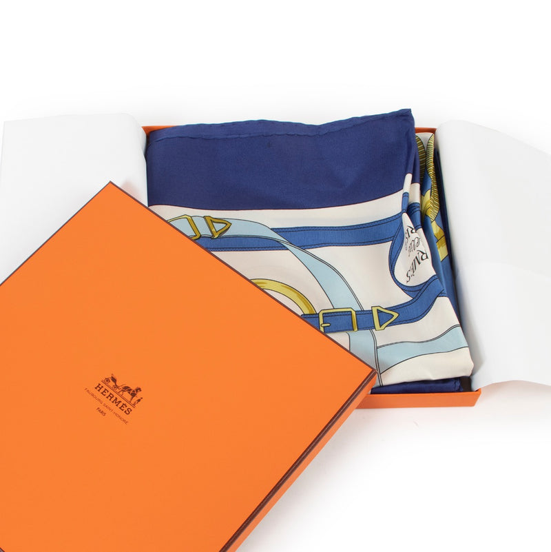 Shop safe online at Labellov in Antwerp this 100% authentic second hand Hermès Blue Silk Eperon D'Or Scarf
