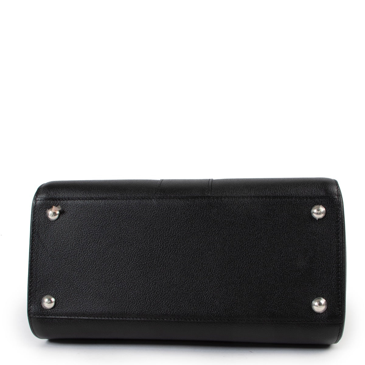 Shops safe online at Labellov in Antwerp this 100% authentic second hand Delvaux Black Rodéo Leather MM Brillant + Strap