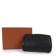 Shop safe online at Labellov in Antwerp this 100% authentic second hand Deux De Delvaux Black Clutch