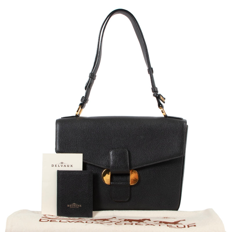 Shop safe online at Labellov in Antwerp this 100% authentic second hand Delvaux Dark Blue Shoulder Bag
