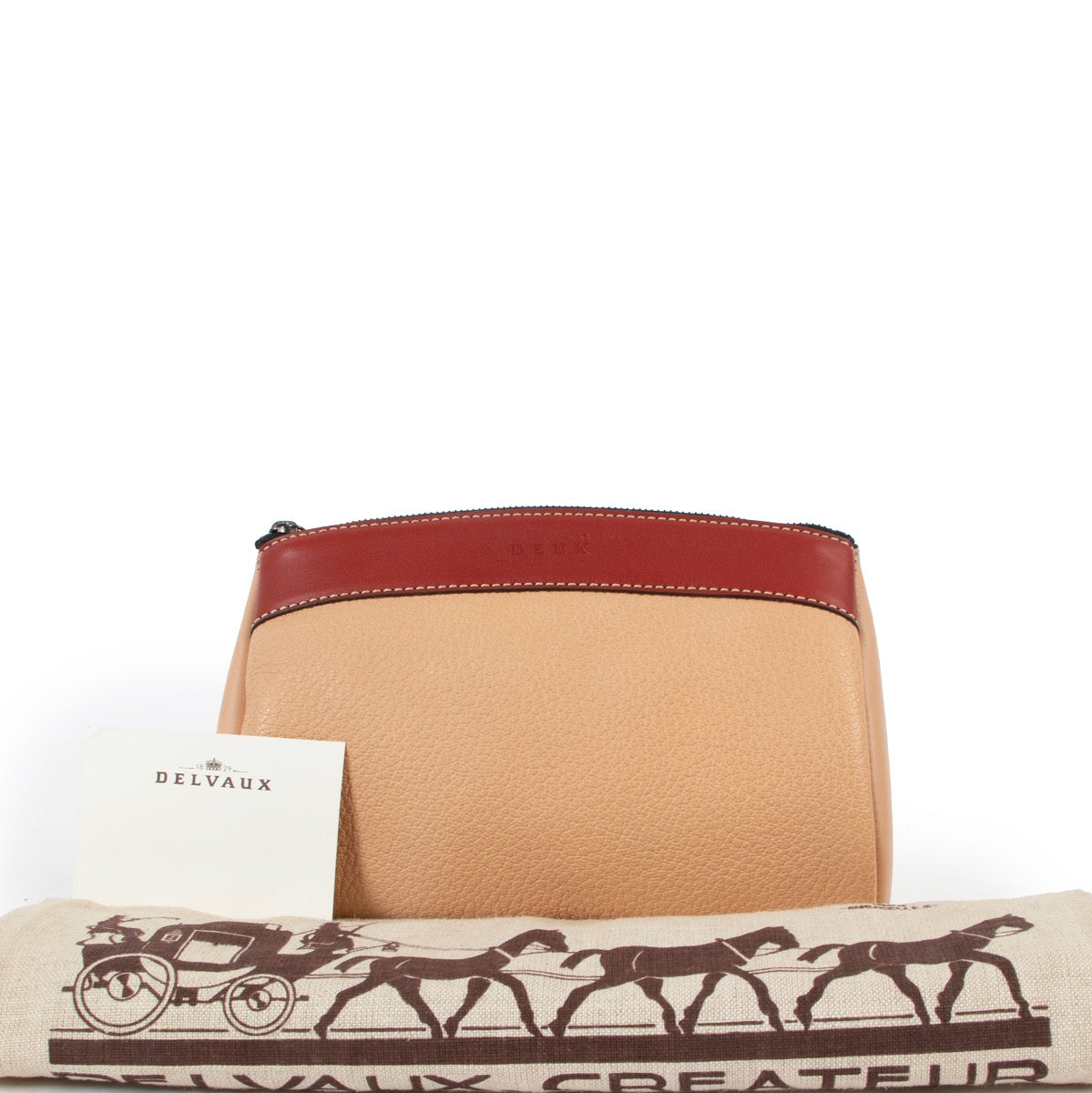 Shop safe online at Labellov in Antwerp this 100% authentic second hand Deux De Delvaux Nude Clutch