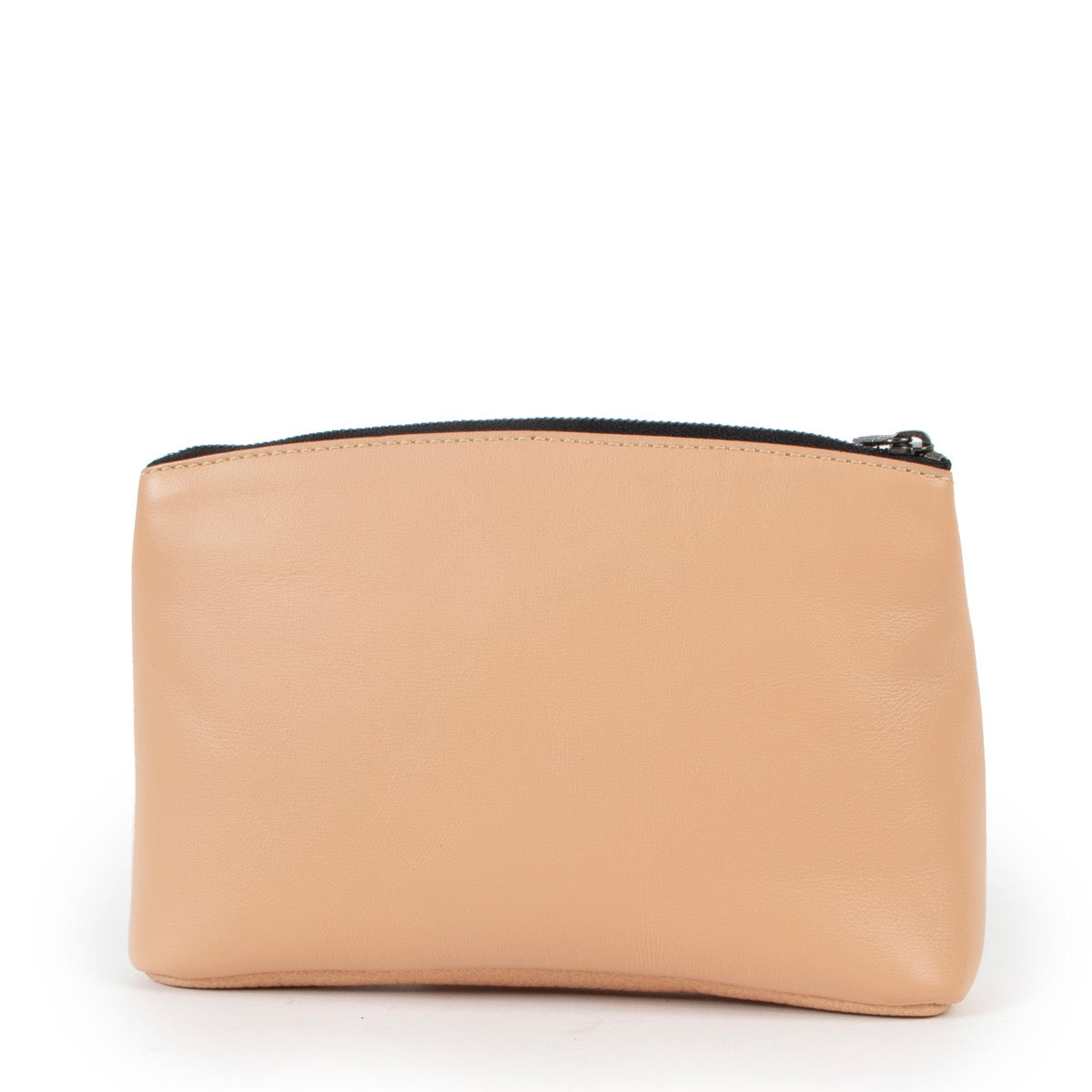 Shop safe online at Labellov in Antwerp this 100% authentic second hand Deux De Delvaux Nude Clutch