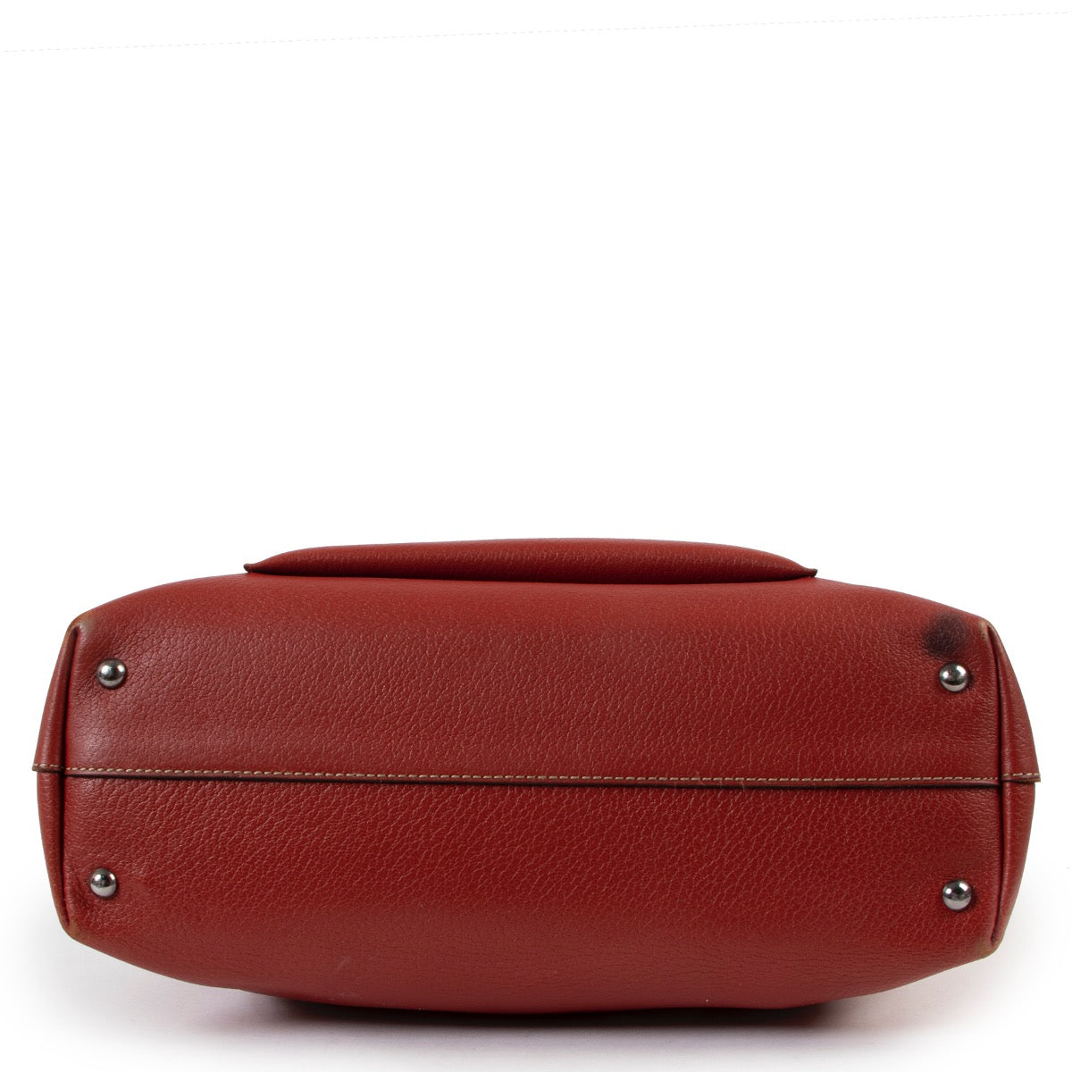 Shop safe online at Labellov in Antwerp this 100% authentic second hand Deux De Delvaux Red Shoulder Bag