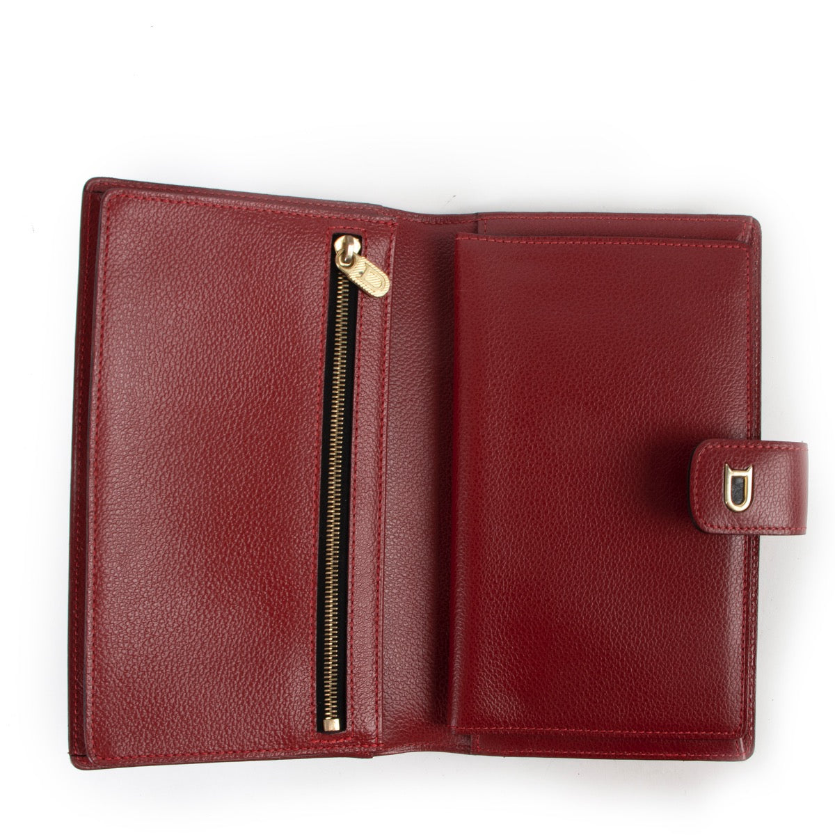 Shop safe online at Labellov in Antwerp this 100% authentic second hand Delvaux Red Leather Wallet