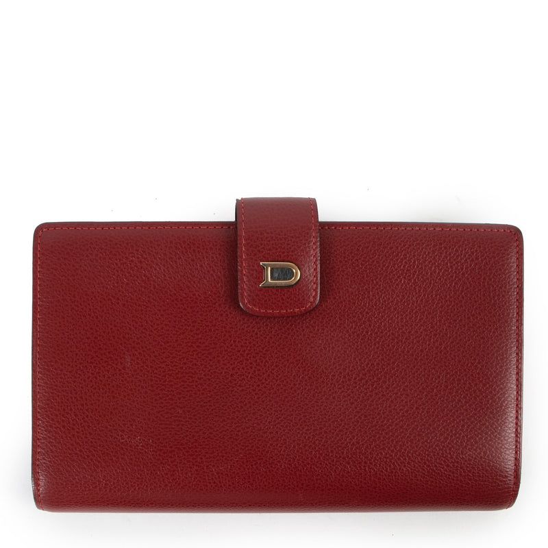 Shop safe online at Labellov in Antwerp this 100% authentic second hand Delvaux Red Leather Wallet