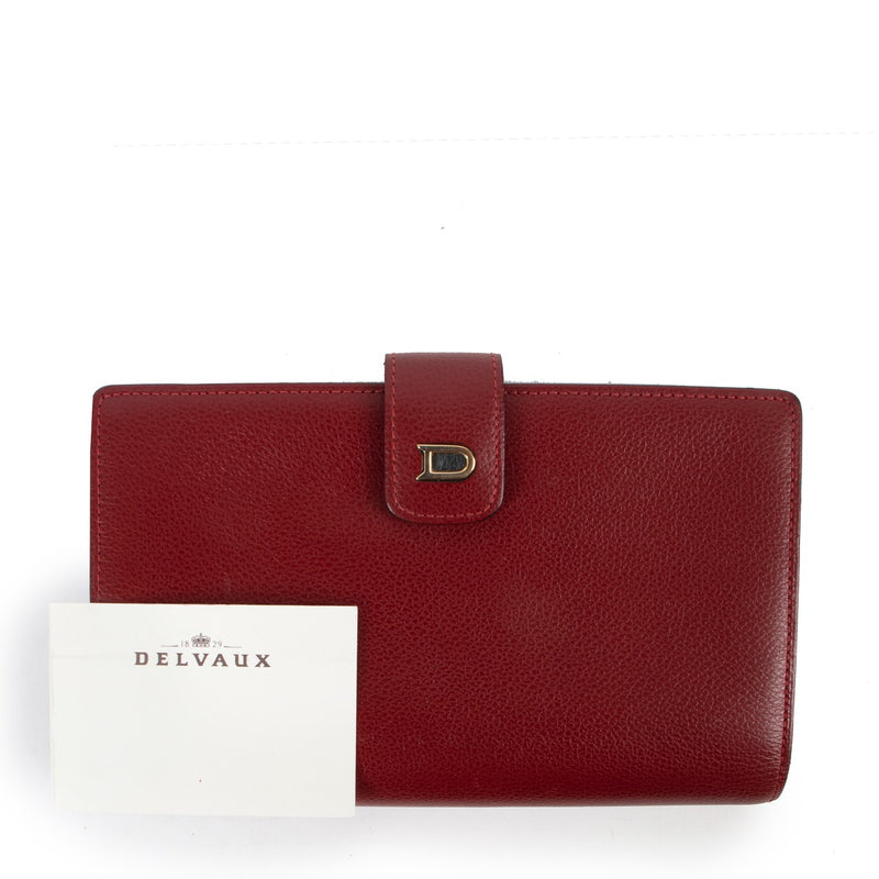 Shop safe online at Labellov in Antwerp this 100% authentic second hand Delvaux Red Leather Wallet
