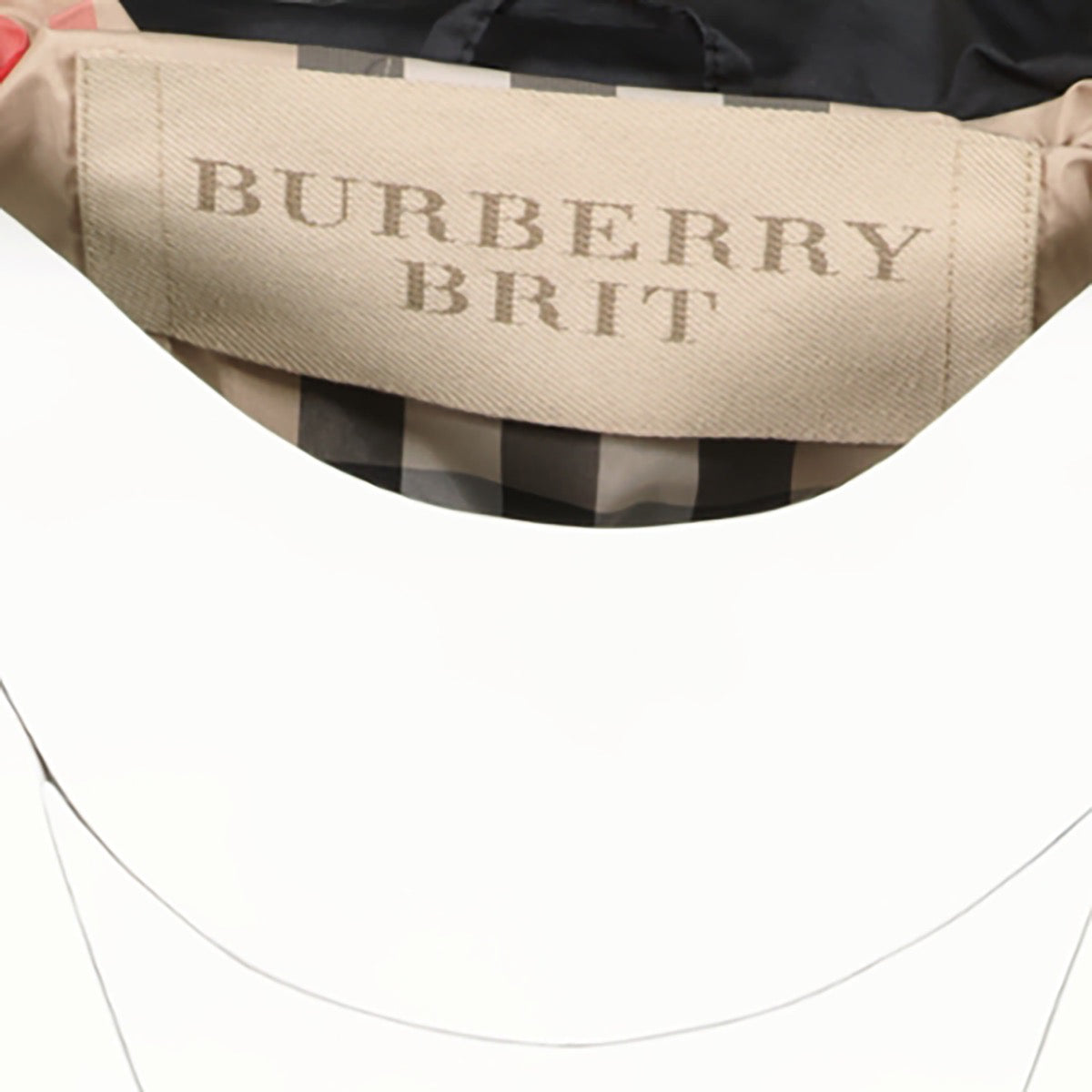 Shop safe online at Labellov in Antwerp this 100% authentic second hand Burberry Black Coat - Size S