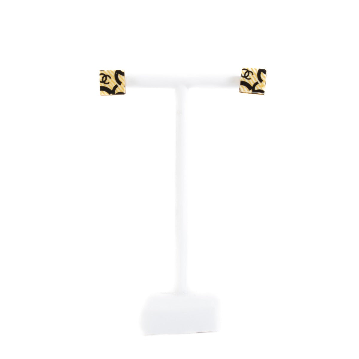 Shop safe online at Labellov in Antwerp, Brussels and Knokke this 100% authentic second hand Chanel Yellow Square Stud Earrings
