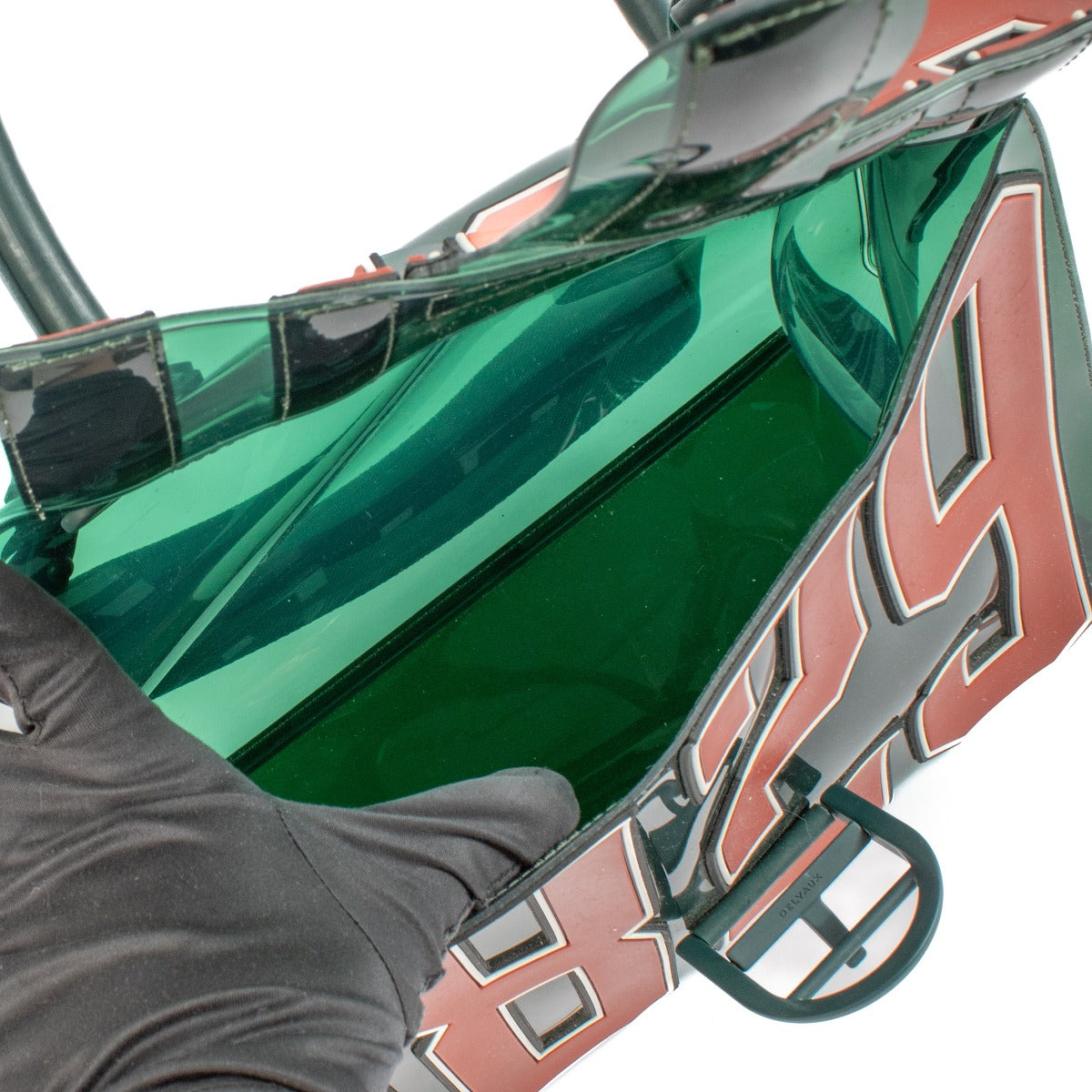 Shop safe online at Labellov in Antwerp, Brussels and Knokke this 100% authentic second hand Delvaux Green Vinyl Le Hero 1819 Limited Edition Brillant Bag