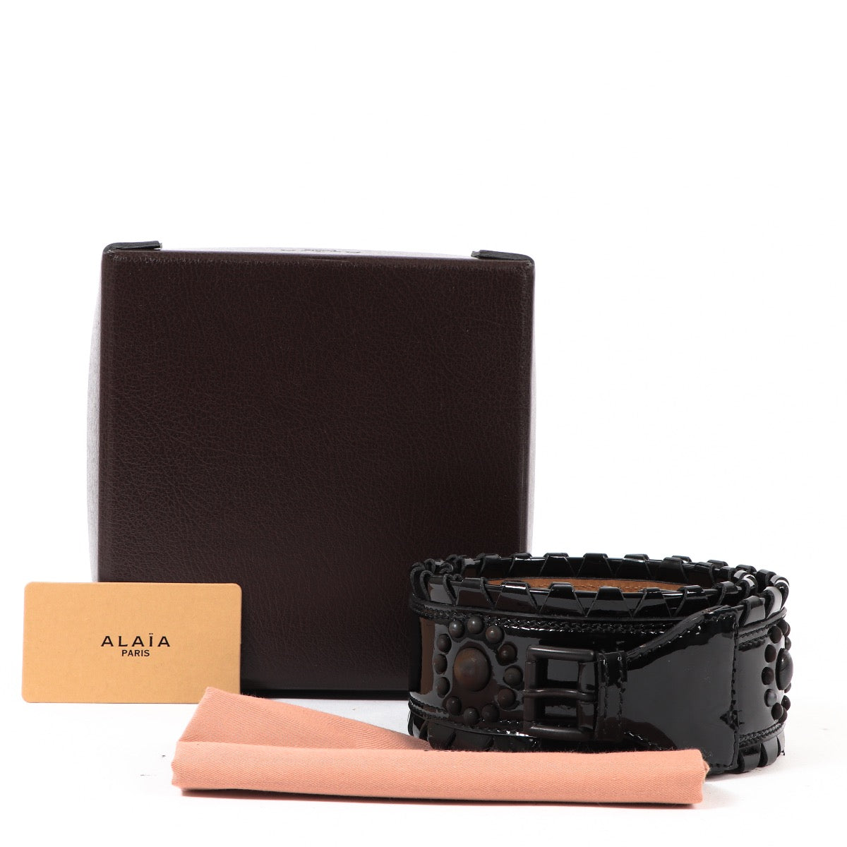 Shop safe online at Labellov in Antwerp this 100% authentic second hand Alaia Black Patent Leather Belt - size 80