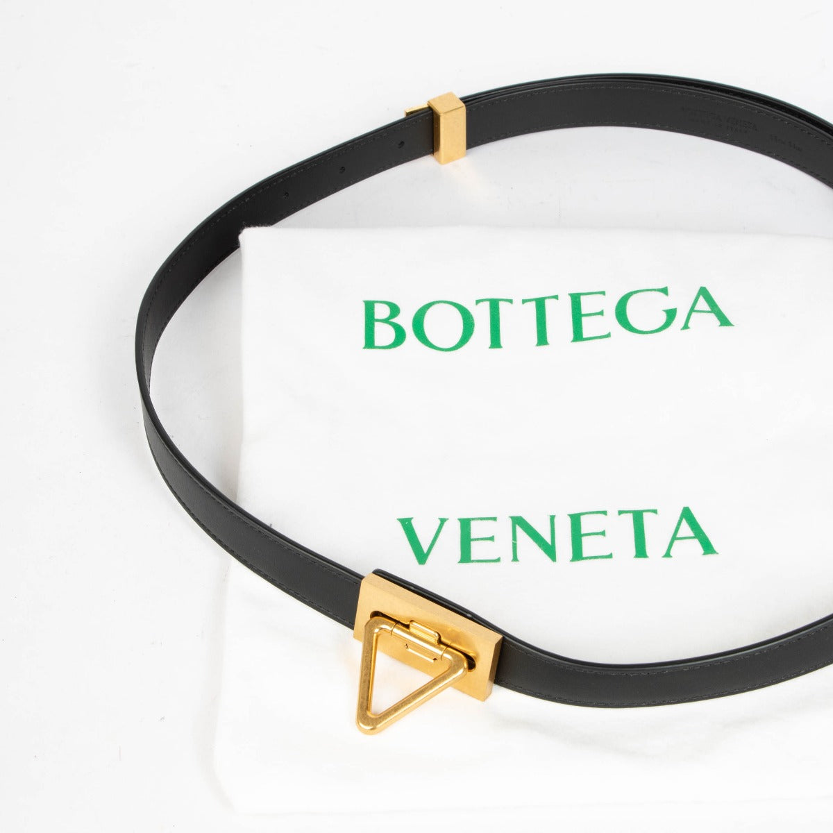 Shop this 100% authentic Bottega Veneta Black Calfskin Triangle Belt in size 85 at labellov.com.