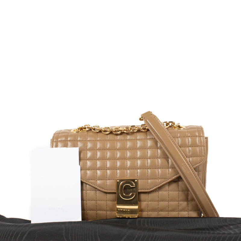 Shop safe online at Labellov in Antwerp Brussels and Knokke this 100% authentic second hand Celine Beige Quilted Leather Medium C Bag. Veilig online tweedehands authentieke Celine Beige Quilted Leather Medium C handtas kopen bij Labellov.