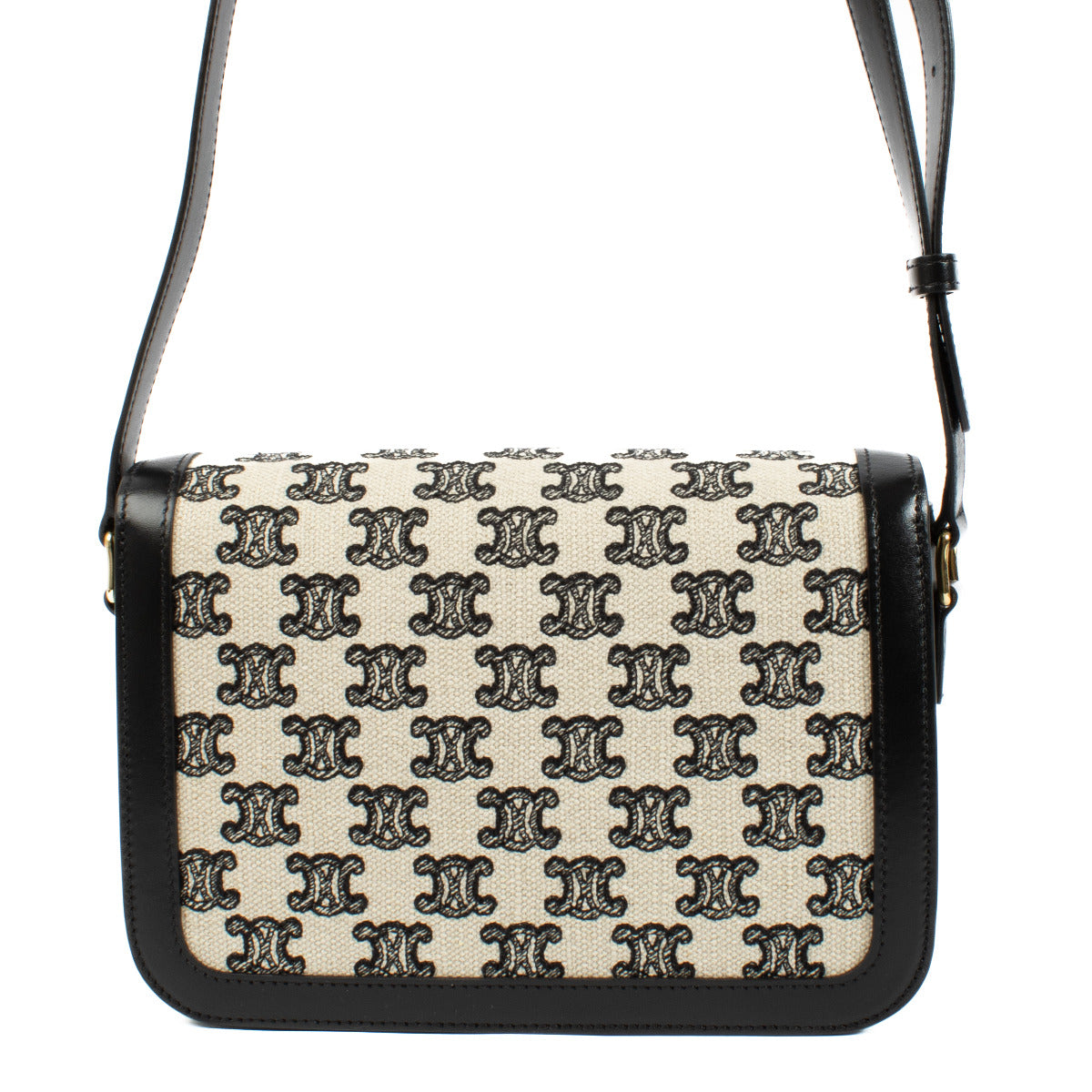 Celine Black Canvas Classique Triomphe Bag vfor the best price at Labellov secondhand luxury in Antwerp and Knokke. Wij kopen en verkopen steeds aan de beste prijs bij Labellov.
