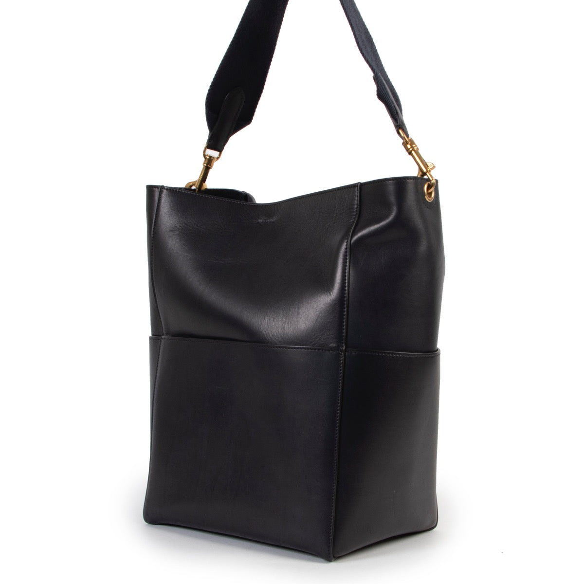 Buy an authentic second hand Celine Navy Blue Sangle Bucket Bag in very good condition at Labellov.