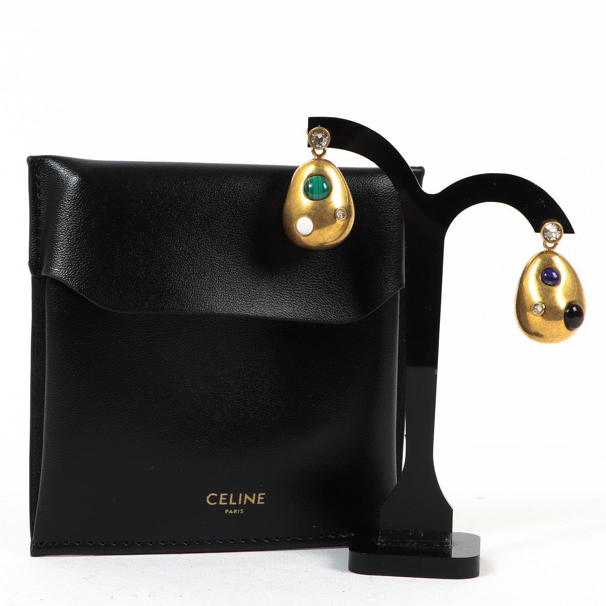 Shop safe online at Labellov in Antwerp these 100% authentic second hand Céline Gold Drop Earrings