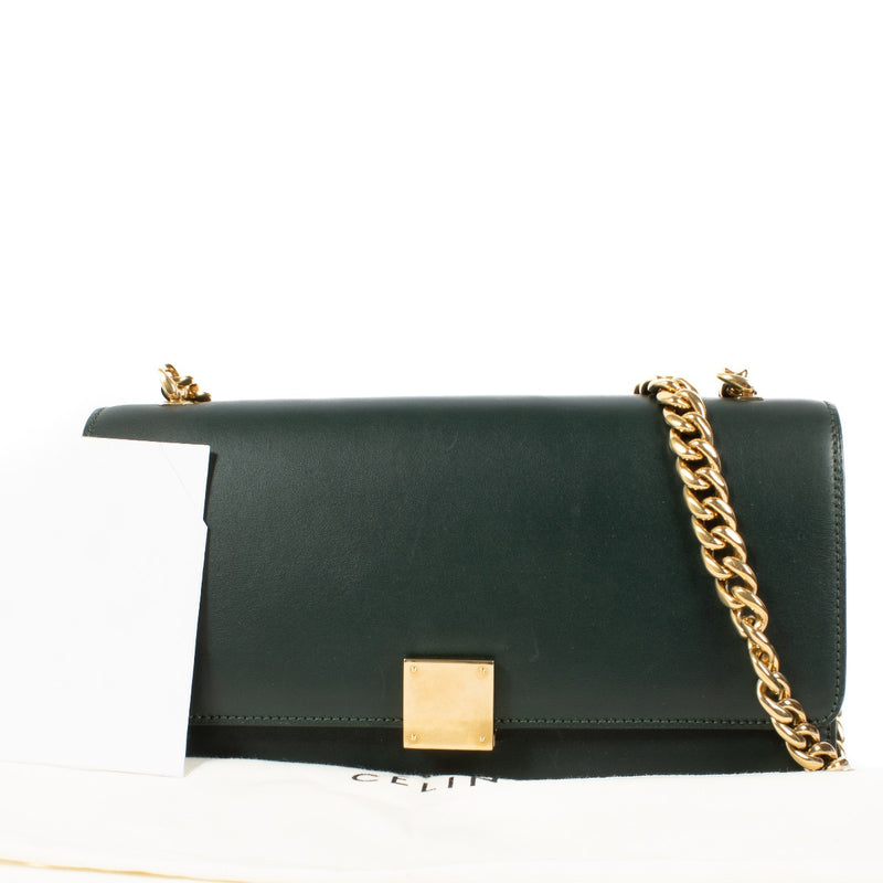 Shop safe online at Labellov in Antwerp Brussels and Knokke this 100% authentic second hand Celine Dark Green Classic Box East West Chain Bag.