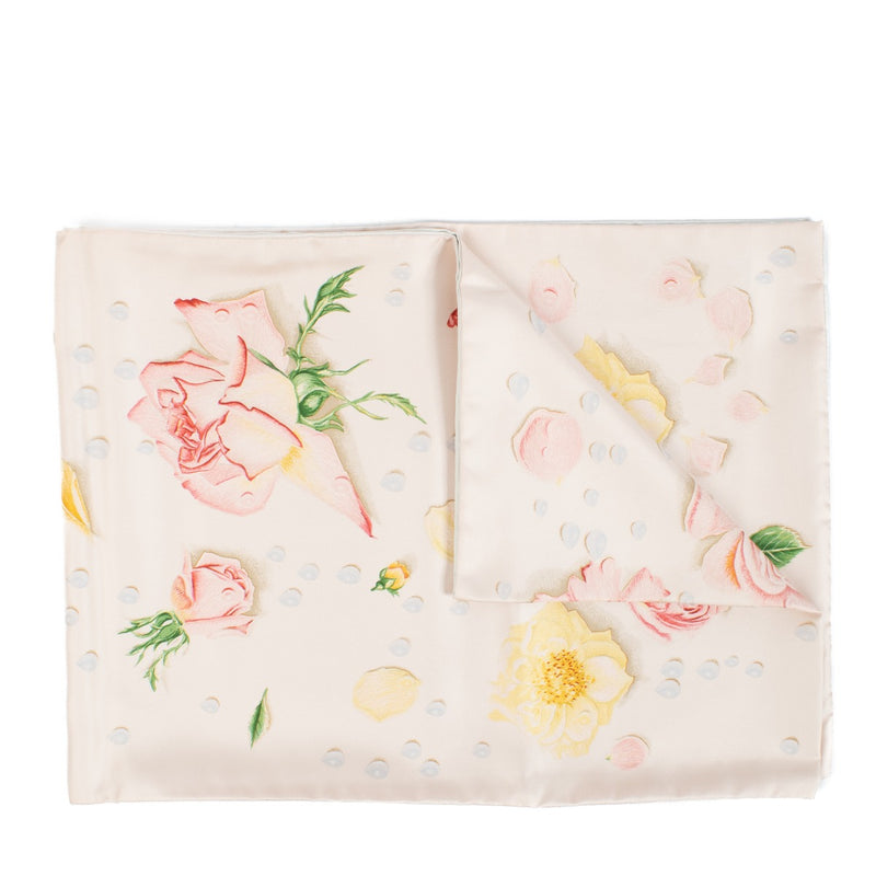 Buy the Hermès Pink Rose Scarf at Labellov for a touch of elegance and sophistication in your wardrobe.