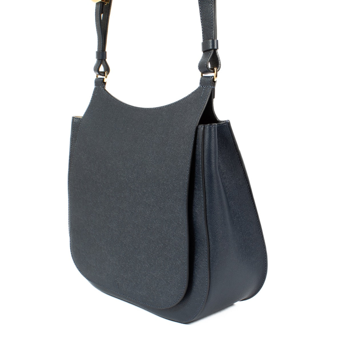 Shop safe online at Labellov in Antwerp, Brussels and Knokke this 100% authentic second hand The Row Blue Leather Haunting 11 Saddle Bag. Veilig online tweedehands authentieke The Row Blue Leather Haunting 11 Saddle handtas kopen bij Labellov.