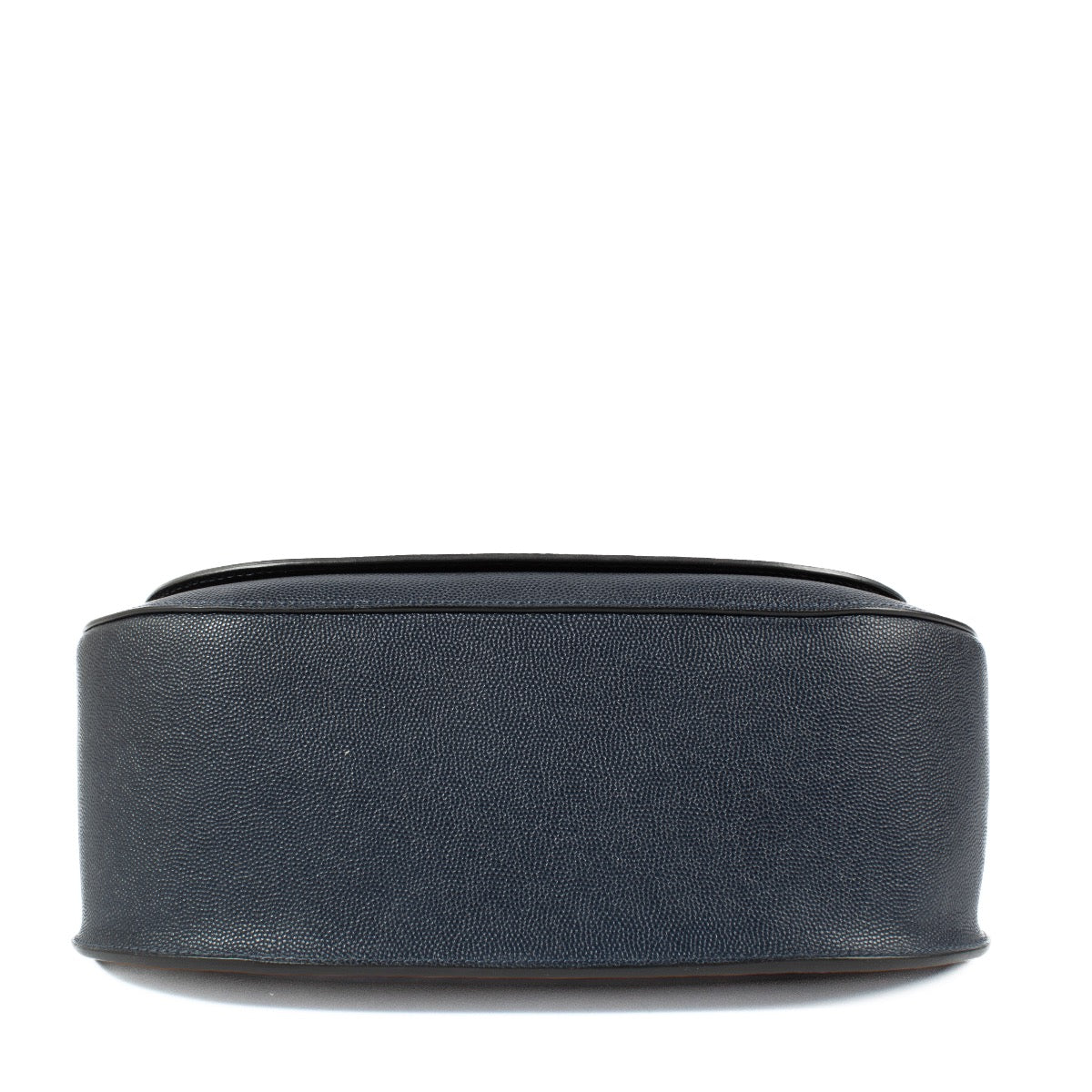 Shop safe online at Labellov in Antwerp, Brussels and Knokke this 100% authentic second hand The Row Blue Leather Haunting 11 Saddle Bag. Veilig online tweedehands authentieke The Row Blue Leather Haunting 11 Saddle handtas kopen bij Labellov.