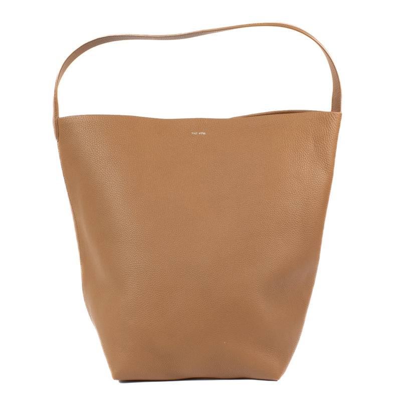 Shop safe online at Labellov in Antwerp, Brussels and Knokke this 100% authentic second hand The Row Camel N/S Park Large Tote. Veilig online tweedehands authentieke The Row Camel N/S Park Large Tote handtas kopen bij Labellov.