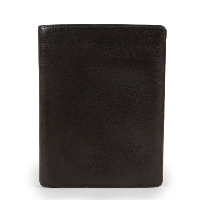 Shop safe online at Labellov in Antwerp this 100% authentic second hand Delvaux Brown Leather Flap Wallet
